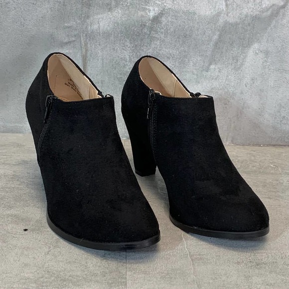 Journee Collection Shoes - JOURNEE COLLECTION Black Sanzi Almond-Toe Side Zip Slip-On Booties SZ 8